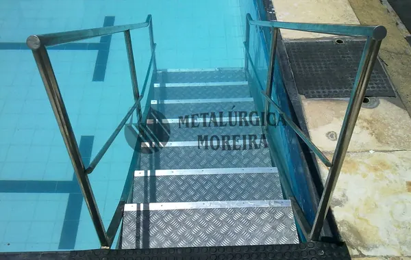 Escadas e Passarelas