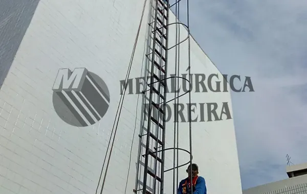 Escadas e Passarelas