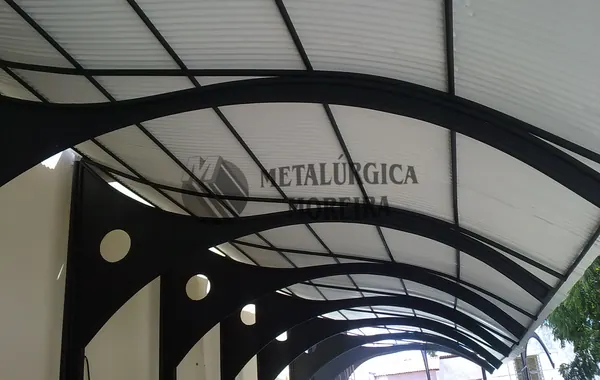 Estruturas metálicas e cobertas