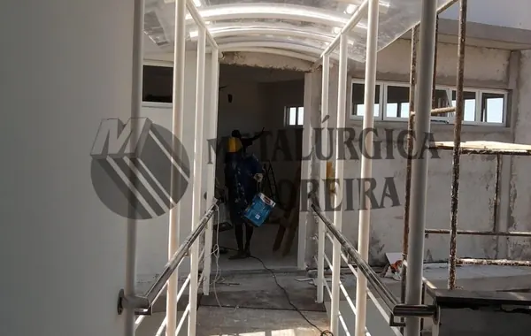Estruturas metálicas e cobertas