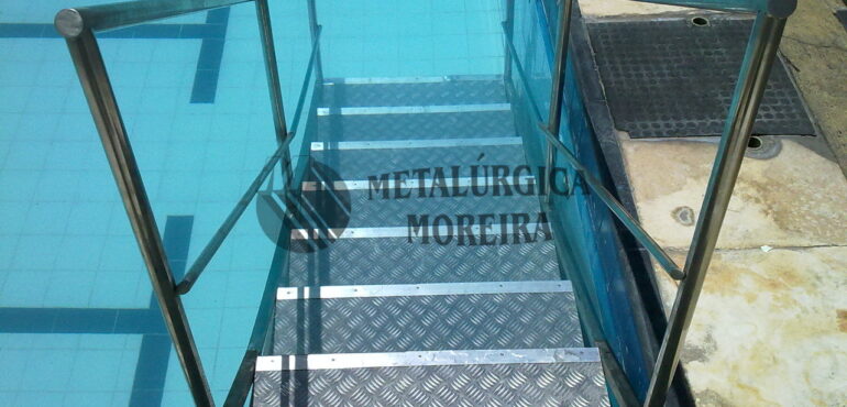 Escadas e passarelas