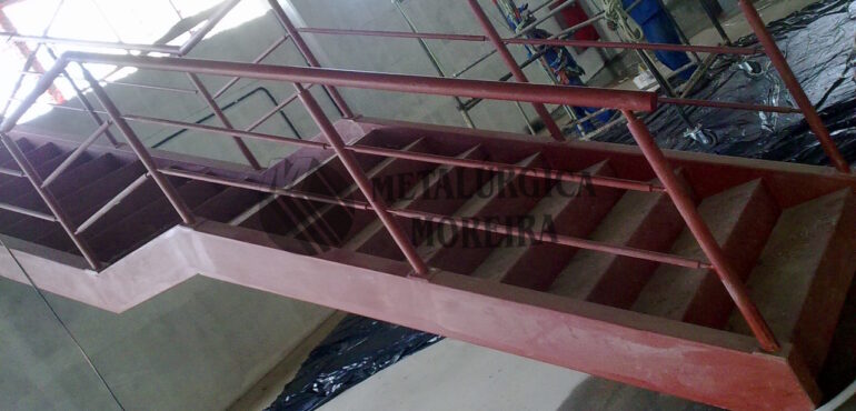 Escadas e passarelas