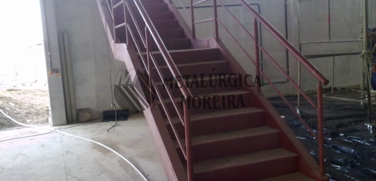 Escadas e passarelas