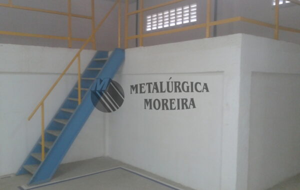 Escadas e passarelas