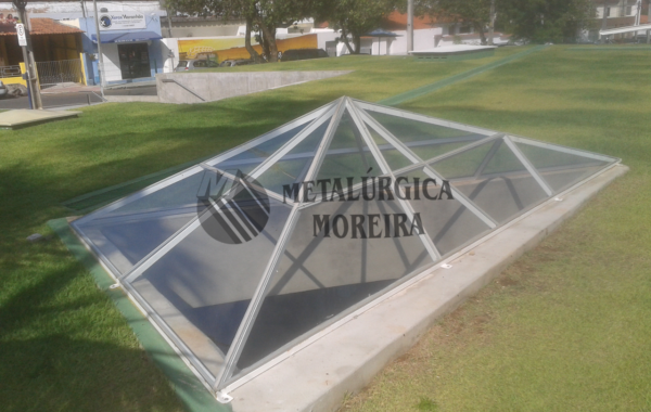 Estruturas metálicas e cobertas