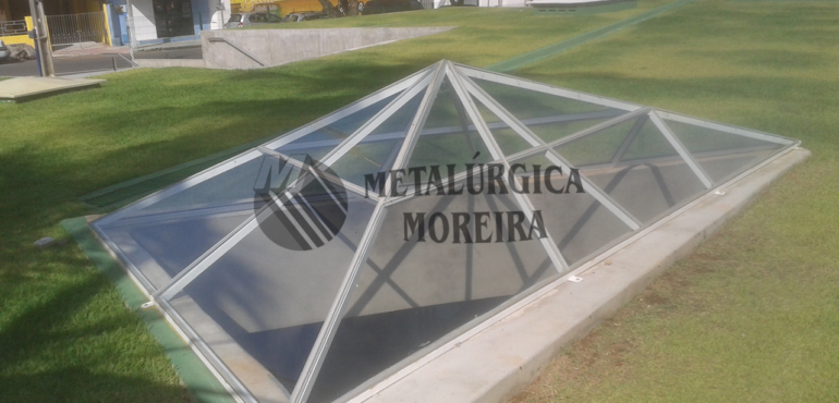 Estruturas metálicas e cobertas