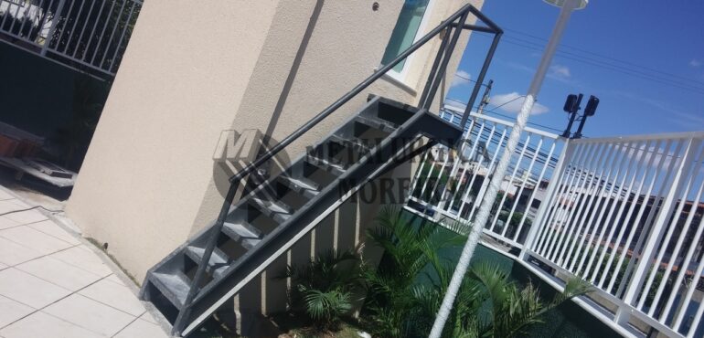 Escadas e passarelas