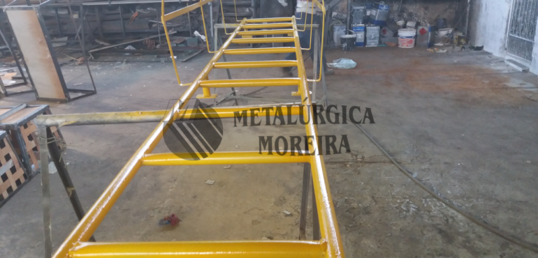 Escadas e passarelas