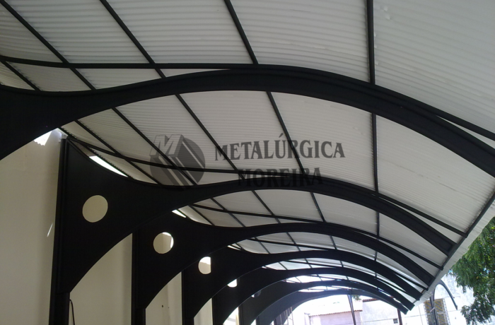 Estruturas metálicas e cobertas