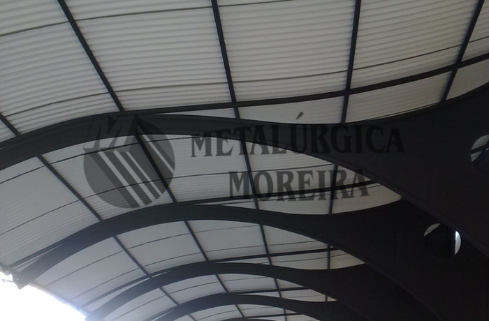 Estruturas metálicas e cobertas