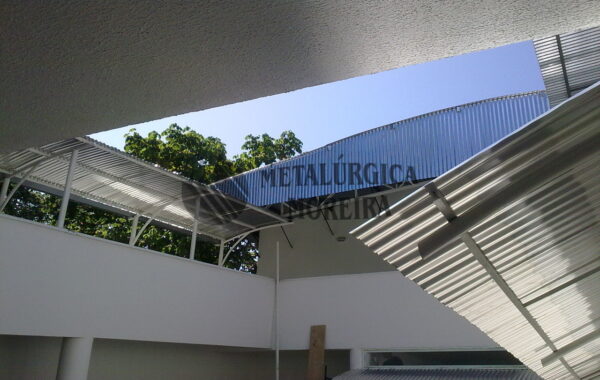 Estruturas metálicas e cobertas