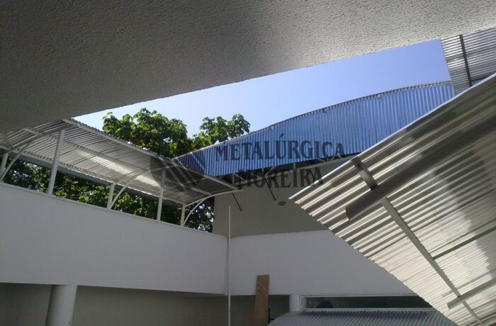 Estruturas metálicas e cobertas