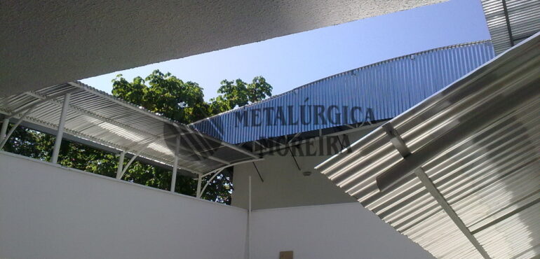 Estruturas metálicas e cobertas