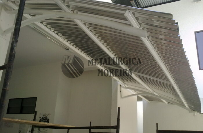 Estruturas metálicas e cobertas