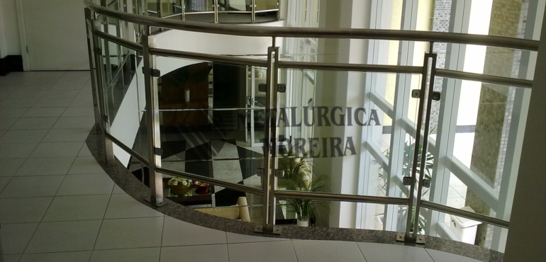 Corrimãos e guarda-corpos