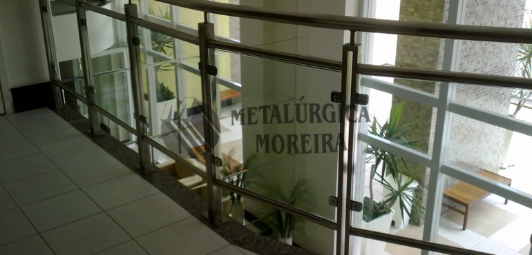 Corrimãos e guarda-corpos