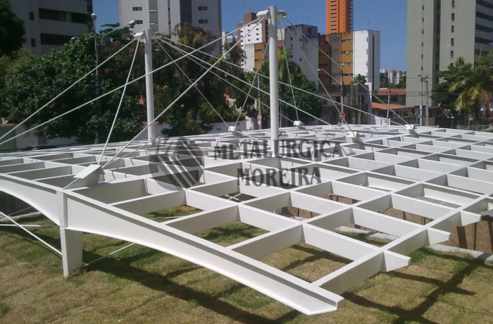 Estruturas metálicas e cobertas
