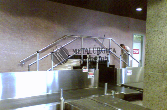 Escadas e passarelas