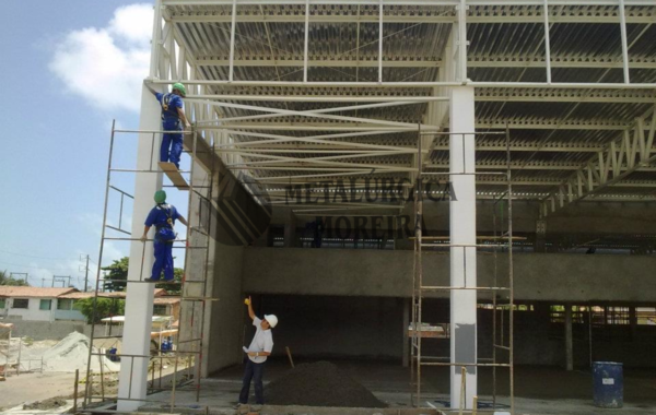 Estruturas metálicas e cobertas