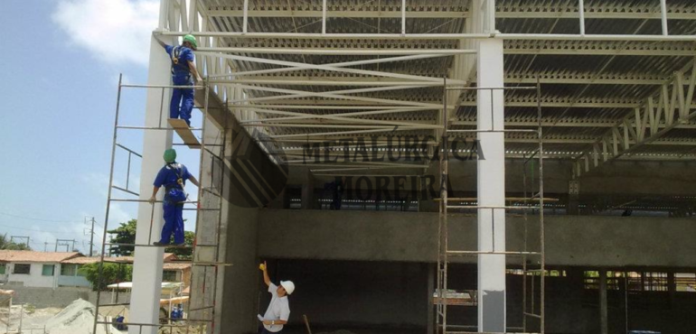 Estruturas metálicas e cobertas