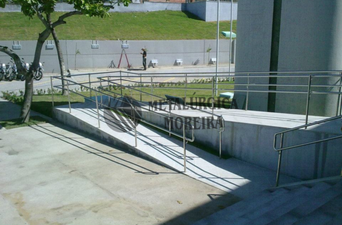 Corrimãos e guarda-corpos