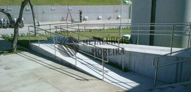 Corrimãos e guarda-corpos