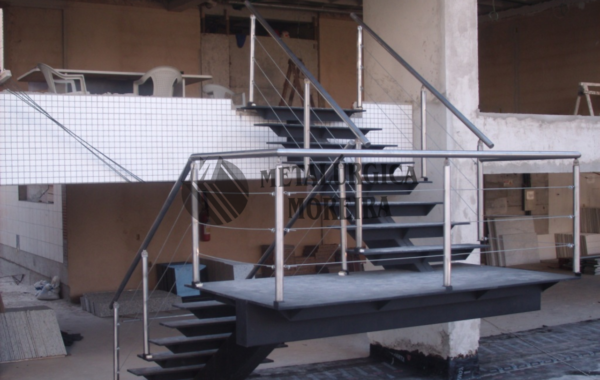Escadas e passarelas