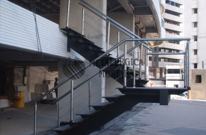 Escadas e passarelas