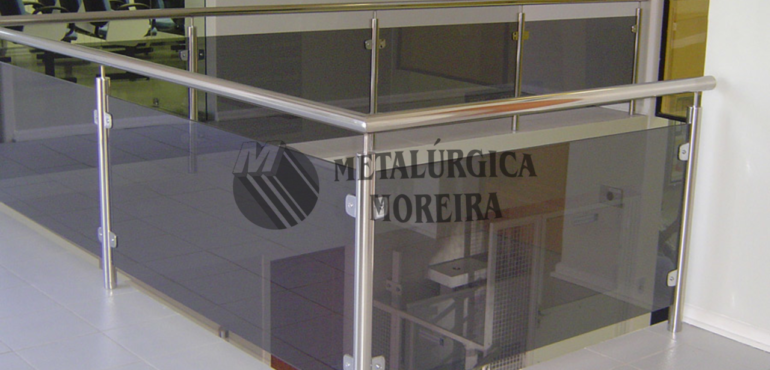 Corrimãos e guarda-corpos