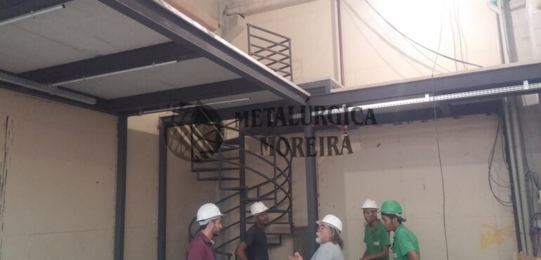 Mezaninos e plataformas