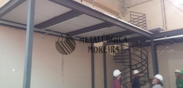 Mezaninos e plataformas